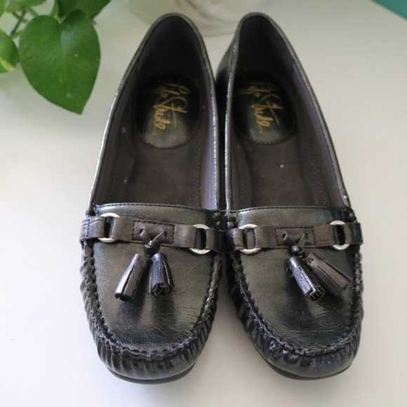 Life Stride ‘TRANSIT’ Faux Leather Tassel Loafers - Picture 6 of 14